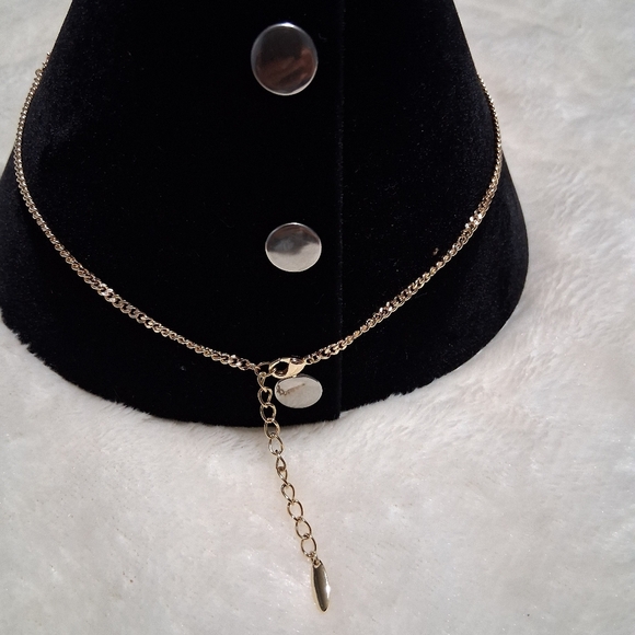 Xp Oro Laminado Elegant Yellow and Blue Necklace with Intricate Details - Picture 5 of 5